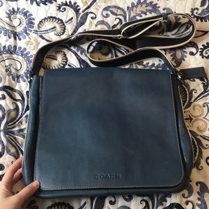 Coach Heritage Messenger Mag Bag